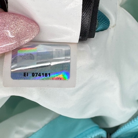 The North Face Girls Double Zip Hyvent Hooded Jacket - Picture 11 of 16